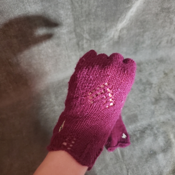 Volcom maroon gloves - Picture 3 of 4